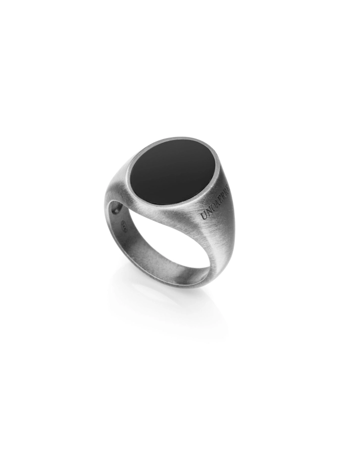 Anello Chevalier in argento con pasta di onice nera